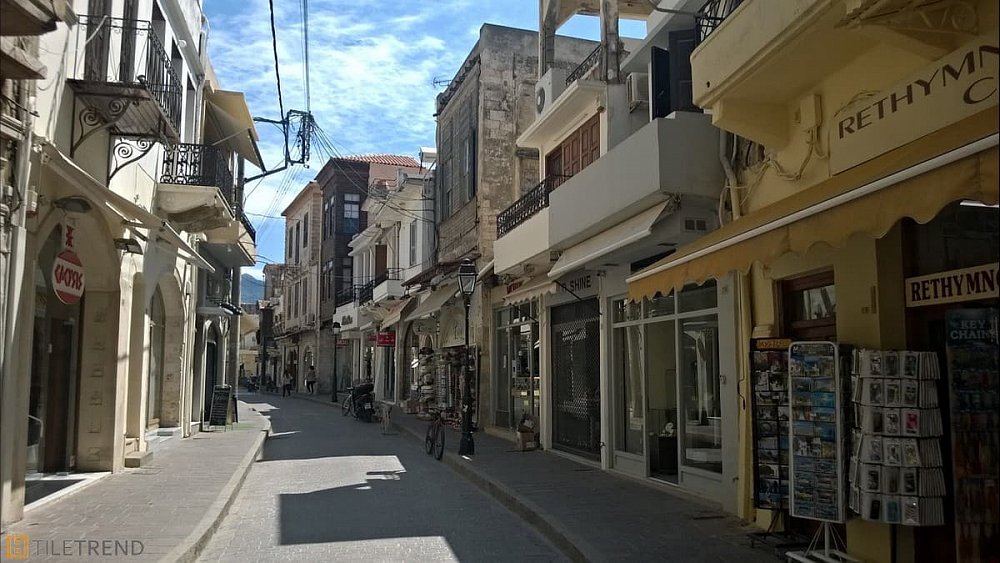 Кафе на улице Аркадий, г. Ретимно, о. Крит, Греция.